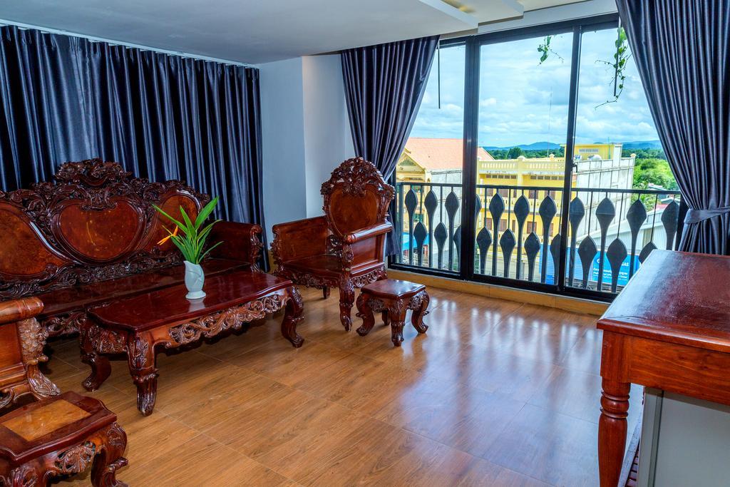 Ly Heng Chhay Hotel Paôy Pêt Екстериор снимка