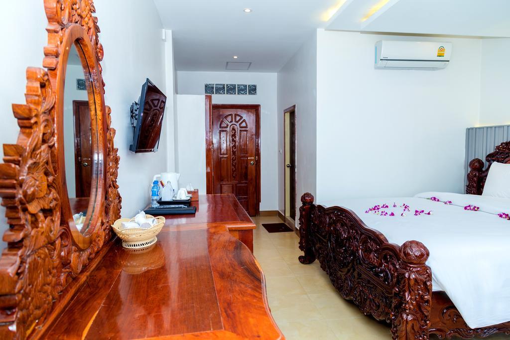 Ly Heng Chhay Hotel Paôy Pêt Екстериор снимка