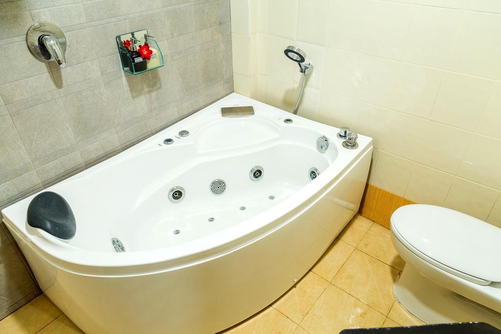 Ly Heng Chhay Hotel Paôy Pêt Екстериор снимка