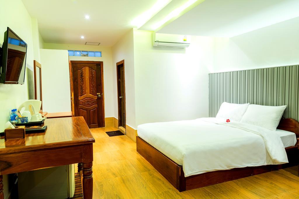 Ly Heng Chhay Hotel Paôy Pêt Екстериор снимка