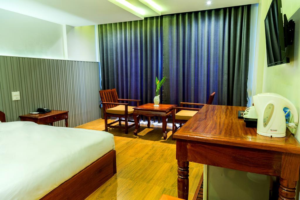 Ly Heng Chhay Hotel Paôy Pêt Екстериор снимка