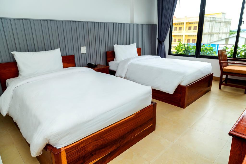 Ly Heng Chhay Hotel Paôy Pêt Екстериор снимка