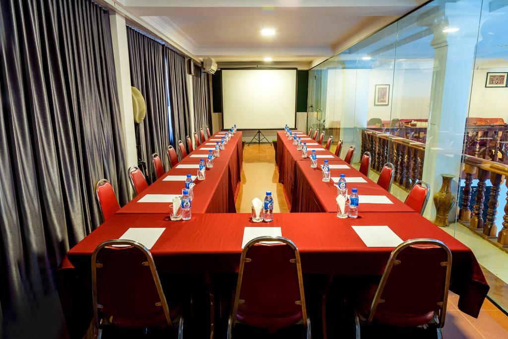Ly Heng Chhay Hotel Paôy Pêt Екстериор снимка